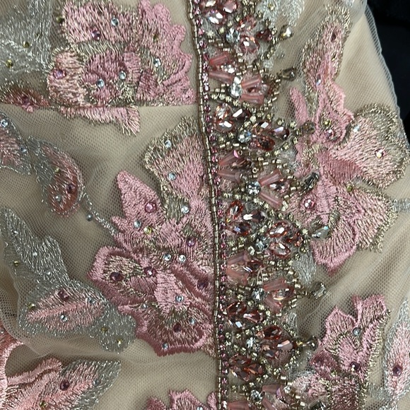 Mac Duggal Floral Appliqué Trumpet Gown - Picture 12 of 13